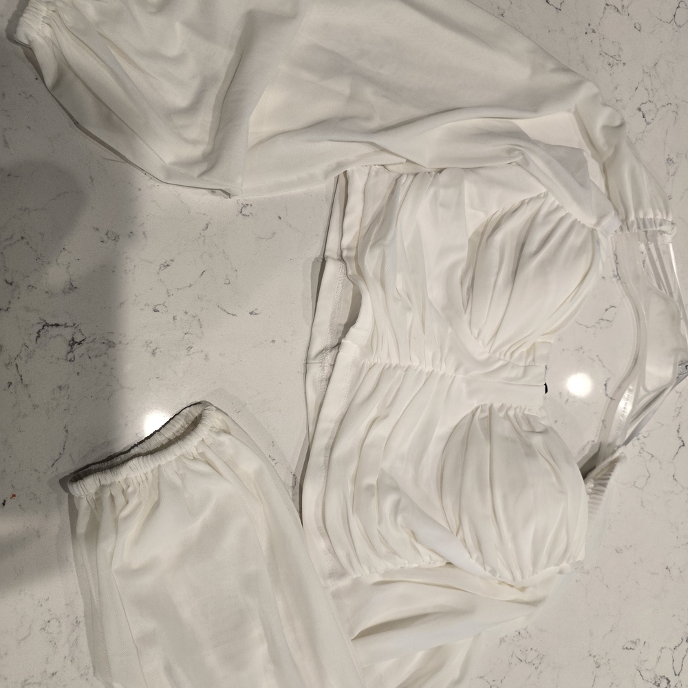 Petal & Pup White Crop Top